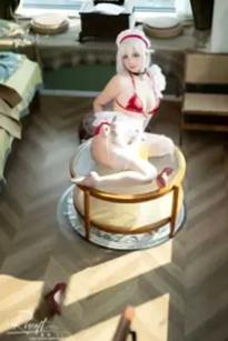前羽_rr碧蓝航线贝尔法斯特精致女仆COS，银发红装性感角色扮演，白丝美腿诱惑私房照