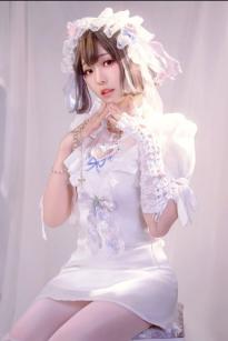 Ely_eee(ElyEE子) - Cloudy Dreaming 雲朵夢境，梦幻纯白蕾丝萝莉写真，绝美光影打造治愈系少女梦境视觉盛宴