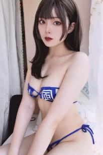 Natsuko夏夏子风纪委员比基尼大尺度私房自拍，极品白嫩身材火辣诱惑