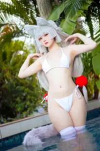 屿鱼 - 兽耳白毛狐狸泳池比基尼私房照，清纯白嫩cosplay角色扮演诱惑写真