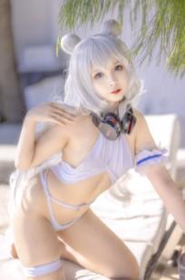 Sayo-Momo《碧蓝航线》恶毒Cosplay，纯白比基尼海滩写真，少女感十足的诱惑盛宴