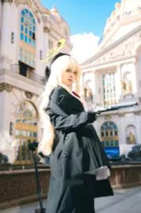 矢量鱼 笑面教授 Cosplay 黑色风衣优雅气质美少女 欧式背景神秘魅影 黑丝美腿写真 [37P]