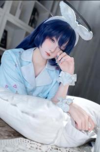 碧蓝档案优香睡衣Cosplay，极致清纯诱惑，蓝发萌系少女家居私房美图[35P]