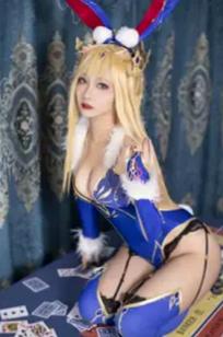 洛璃LoLiSAMA FGO白枪呆兔女郎赌场cosplay，还原精致性感魅力，带来极致诱惑的沉浸式视觉体验，展现迷人身材与御姐气质