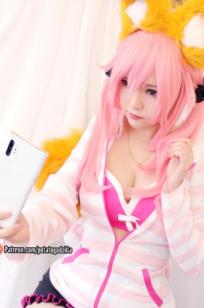 Potato-Godzilla 出品：绝美玉藻前角色扮演，粉色条纹制服下的二次元萌系少女，灵动狐耳展现极致性感诱惑