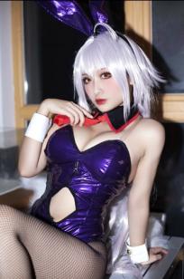 《洛璃LoLiSAMA - FGO黑贞德兔女郎cos，性感漆皮装扮搭配黑丝诱惑，极品傲娇女神私房写真 [42P]》