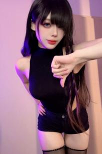 九言 - 二次元漫感美少女，黑色高叉紧身衣搭配诱惑丝袜，氛围感极佳的私房写真 [22P]