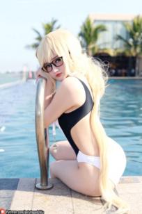 Potato-Godzilla 贞德Cosplay：泳池边的眼镜少女，清新动人的泳装写真