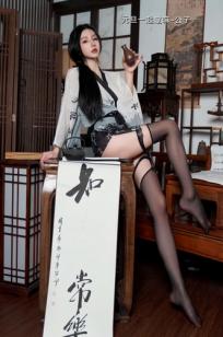 周于希 - 古风书房私房写真，改良汉服搭配丝袜诱惑，极致展现古典与现代性感美