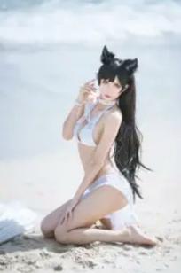 masaki雅祈 - 碧蓝航线爱宕Cosplay，纯白比基尼海滩度假风，性感女神与狐耳少女的完美演绎 [29P]