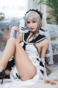 masaki雅祈 - 碧蓝航线可畏礼服COS，银发红瞳还原绝美华服，精致优雅角色扮演写真