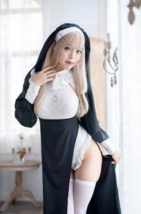 白烨-044-禁欲系修女cosplay，绝美金发演绎极致性感，黑白制服诱惑与白丝长腿视觉盛宴