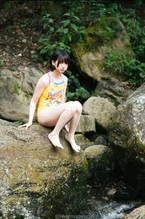 NAGISA魔物喵 - 夏日溪涧户外写真，清爽连体泳衣与戏水时光 [72P]