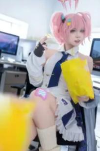 纸悦Etsu_ko - 桃香：二次元少女办公室Cosplay角色扮演，清新甜美治愈系写真 [54P]