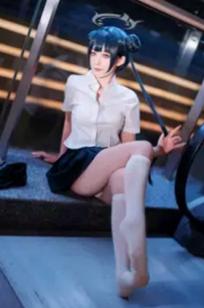 封疆疆v - 妃咲JK制服私房写真，蔚蓝档案夜景夜拍，清纯校服少女角色扮演[33P]