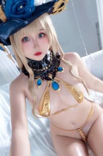 日奈娇《原神》娜维娅Cosplay精品写真，华丽礼服与私房性感视觉盛宴，角色还原与身材福利完美结合