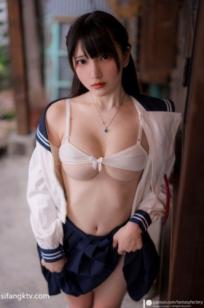 Fantasy-Factory小丁Ding水手服少女，榻榻米上的猫咪互动与校园风写真，清新诱惑的二次元私房大片