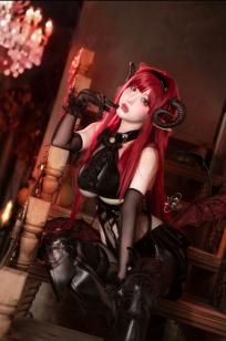 切切celia - 兴登堡魅魔COS，暗黑哥特风格角色扮演，性感迷人视觉盛宴