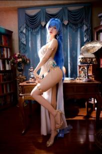 Shika小鹿鹿 - 胜利女神海伦Cosplay，蓝色长发冷艳高雅，身着高叉礼服性感妩媚，私房写真大尺度呈现