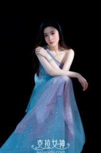 KelaGirls克拉女神百琳《梦幻花系》：身着星光纱裙拍摄冷艳唯美写真，清冷气质宛如空灵女神