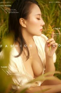 YouMi尤蜜-2020.01.22-何嘉颖-《慵懒の午后》户外草原写真，白色深V连衣裙展现清新性感魅力
