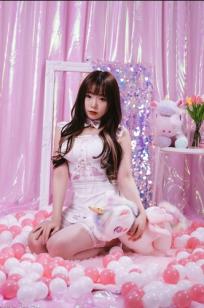 《娃娃 - 可爱女仆梦幻粉色系主题，软萌猫耳少女与独角兽的甜美私房写真 [146P]》