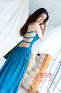 KelaGirls克拉女神百琳-《玉足添香》唯美私房写真，清纯气质与精致玉足的极致魅力，清新蓝色长裙尽显优雅诱惑