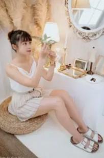 若颖 - 度假风写真：清新白色系少女居家私房照，治愈系甜美气质，打造浪漫唯美的慵懒午后时光