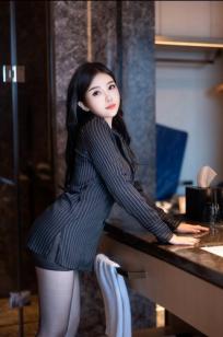 白洁Bessie - 少妇女秘书制服诱惑，极致性感私房大尺度写真