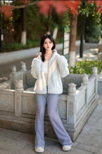 [XR] 奶芙乔乔居家写真：清纯甜美与性感慵懒的完美结合，一字肩上衣演绎迷人私房节奏！[85P]