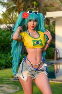 Umeko J - 巴西足球宝贝初音COS，火辣比基尼性感私房写真 [103P]