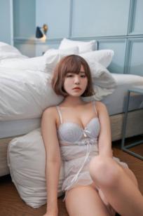 韩国美女-Jenny(정제니)-ARTGRAVIA_133：极致私房写真，酒店床铺间的性感内衣诱惑，展现傲人身材