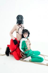 晕崽Zz-星澜是澜澜叫澜妹呀《鱿鱼游戏》Squid Game主题COS写真-居家运动服与守卫性感制服诱惑大尺度拍摄