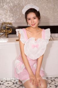 沐娅《乖巧温顺》克拉女神高清写真：粉色露背女仆装与网袜诱惑，浴室私房大尺度写真