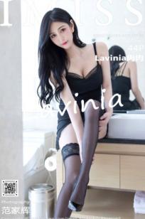IMiss爱蜜社-Lavinia私房写真：黑色吊带裙与诱惑黑丝，展现丰满肉感女神的极致魅力