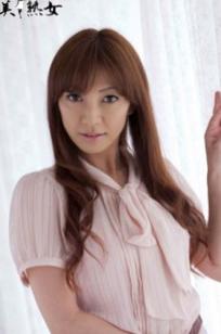 瞳理欧（瞳リョウ）优雅熟女写真，清雅知性气质风格，展现成熟女性迷人魅力大片