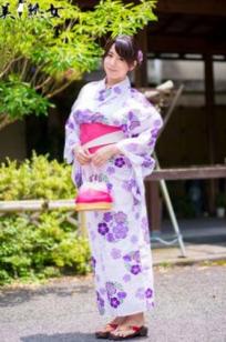 美熟女三岛奈津子(Natsuko Mishima)清新花裙与火辣兔女郎角色扮演写真[jkj038]37P