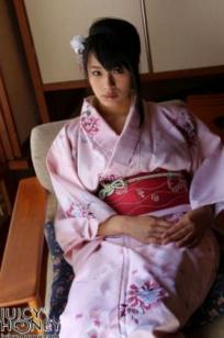 春菜はな(Hana Haruna) 粉嫩和服写真集：古典园林与室内韵味，演绎日系清新与性感风情