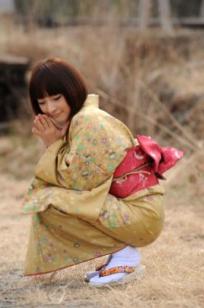 东琴乃 Kotono-X-City和服摄影写真，古典日系风格优雅演绎，身着精致浴衣的和风古典美，展示清新治愈气质，精选高清套图