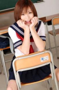 板垣梓Azusa Itagaki日系清纯校服诱惑，校园教室私房性感写真集
