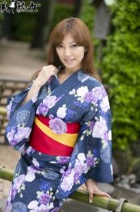 瞳亮 X-City居家美熟女写真集，温婉气质与私房诱惑美腿大片 [39P]