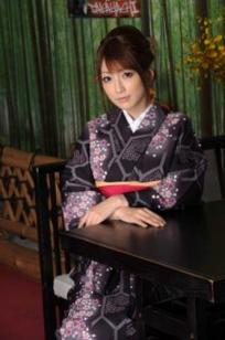 松岛枫(Kaede Matsushima)和服写真集：古典优雅的和风樱花诱惑与清丽脱俗的气质展示