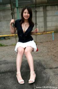 经典回顾：北原多香子(Takako Kitahara) Graphis早期写真集，初脱ぎ娘系列，收录40P无圣光大尺度私房美图，尽显骨感女神魅力