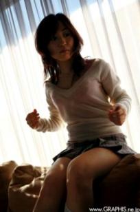 吉沢もも(Momo Yoshizawa)清纯私房写真集：居家自然风，感受治愈系清新少女的灵动之美[33P]