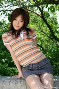 Graphis Tomomi Takahara 高原智美写真集：清纯甜美与性感魅力，室内内衣美照与户外短裙系列