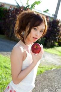 Graphis精选：日本清纯女神吉原美那(Mina Yoshihara)初出镜唯美写真私房集