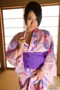 Graphis_遥めぐみ/遥惠美写真《Air》：比基尼、私房内衣与日式和服诱惑，多重风格演绎御姐魅力