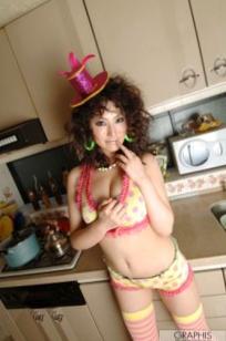 Graphis_北原多香子《Love at First Sight》写真集：俏皮内衣厨房诱惑与清纯居家私房大赏