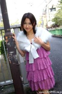Graphis美女神咲安娜《Feeling Shy》私房写真：黑丝诱惑与精致家居风情，完美展现骨感尤物魅力与细腻气质
