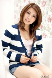 Graphis_安堂艾丽卡(Ando Erika)清纯居家写真，诠释邻家女孩的温柔与灵动，初恋感十足